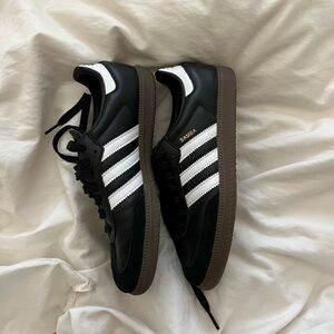 Black sambas